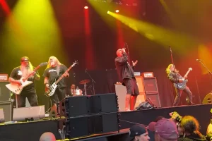 Regardez DOWN se produire au MYSTIC FESTIVAL 2026 en Pologne