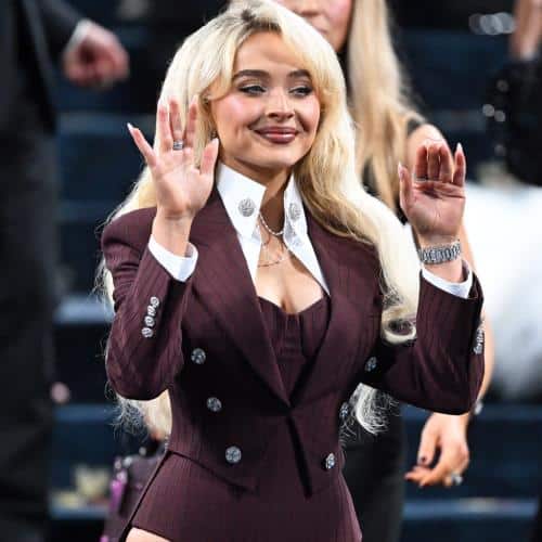 Sabrina Carpenter a obtenu une ordonnance de non-communication contre un harceleur présumé
            

