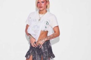 Skye Newman révèle qu&rsquo;elle veut faire un album country inspiré de Hannah Montana
