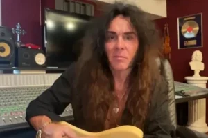 YNGWIE MALMSTEEN sortira un nouvel album « Hell Or High Water » en novembre