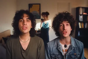 STANLEY SIMMONS, avec PAUL STANLEY et GENE SIMMONS de Sons Of KISS, partage son cinquième single « Don&rsquo;t Leave Me Here Like That »