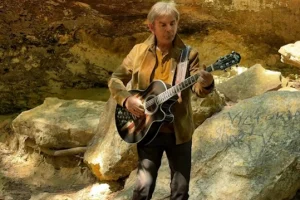 JONATHAN CAIN de JOURNEY publie l&rsquo;hymne américain du 250e anniversaire « The Winds Of Freedom »