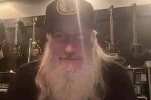 TROY SANDERS de MASTODON sur l&rsquo;album &lsquo;Marrow Deep&rsquo; : &lsquo;Cela ressemble à la prochaine étape de notre propre évolution&rsquo;