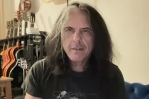 ALEX SKOLNICK de TESTAMENT : ANGUS YOUNG d&rsquo;AC/DC « mérite beaucoup plus de crédit » pour être « un musicien vraiment fantastique »