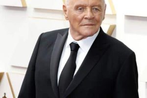 Anthony Hopkins va sortir un album de musique classique « particulièrement personnel »