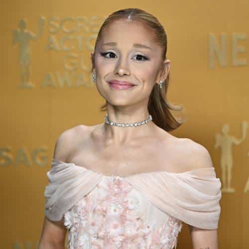 Ariana Grande affronte des difficultés techniques lors d'un show à Brooklyn