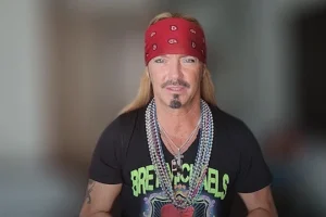 BRET MICHAELS a demandé aux médecins de prendre 3 à 4 semaines de récupération post-opératoire après une chirurgie de calculs rénaux