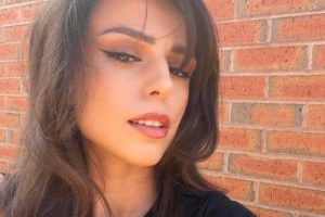 Cher Lloyd suscite des spéculations sur le mariage de Craig Monk