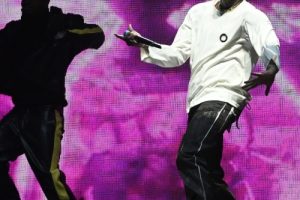 Chris Brown condamné à payer 13 millions de dollars à la femme de ménage après une attaque sauvage de chien