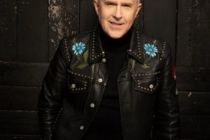 « David Bowie reconnaissant ce que je faisais m&rsquo;a époustouflé » – Howard Jones