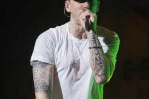 Eminem perd son offre de marque contre Swim Shady