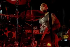 FRANK FERRER à sa sortie de GUNS N&rsquo; ROSES : « Tout a une fin »