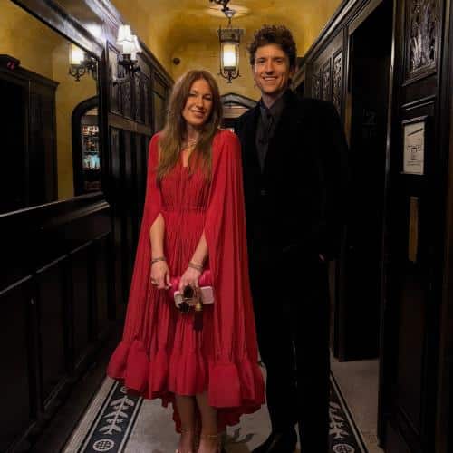 Greg James craignait que l'invitation au mariage de Taylor Swift ne soit une "arnaque"