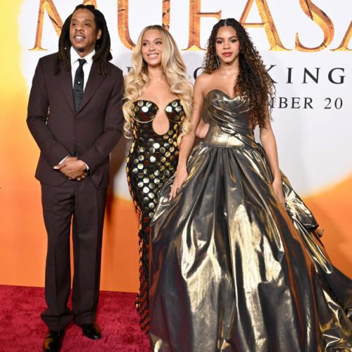 Jay-Z rejoint sur scène par Beyonce, Blue Ivy et plus