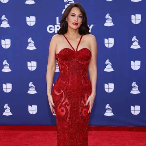 Kacey Musgraves déconcerte les fans avec une annulation mystérieuse