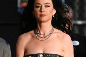 Katy Perry « consternée » par l&rsquo;utilisation d&rsquo;un feu d&rsquo;artifice dans le clip de l&rsquo;attentat à la Maison Blanche