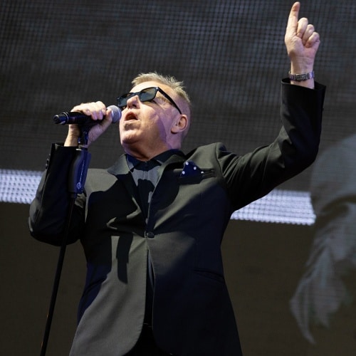 Le Madness On The Beach Festival voit un couple se fiancer à Brighton