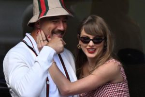 Les organisations caritatives réagissent aux dons de 26 millions de dollars de Taylor Swift et Travis Kelce