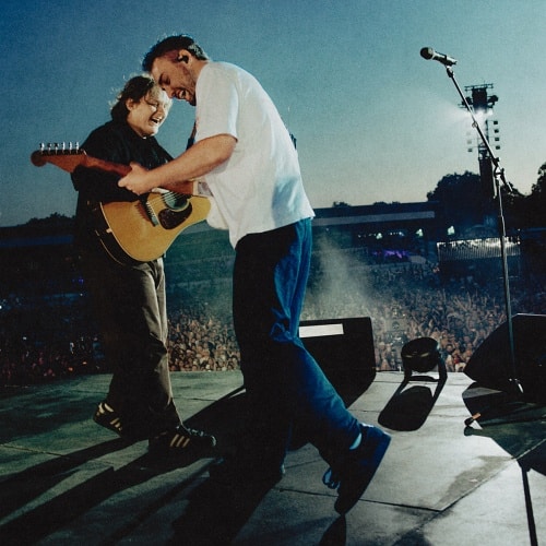 Lewis Capaldi accueille Sam Fender pour un duo record au grand BST Hyde Park Show