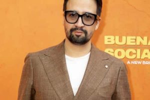 Lin-Manuel Miranda taquine une éventuelle adaptation scénique d&rsquo;Encanto