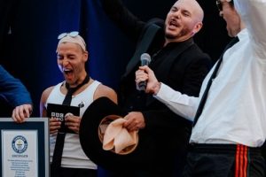Pitbull bat la fréquentation et les records du monde au spectacle historique de Hyde Park