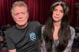 RICK ALLEN de DEF LEPPARD en vedette dans le clip « Skywalker » de sa femme LAUREN MONROE