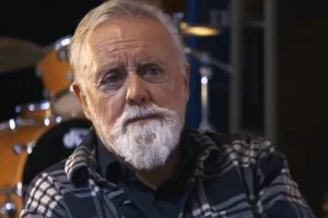 ROGER TAYLOR sur la possibilité que Queen revienne sur scène : « Je pense que c&rsquo;est plutôt à BRIAN MAY »