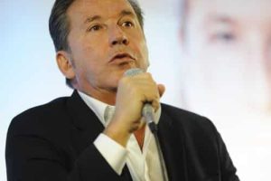 Ricardo Montaner poursuit le label UMG
