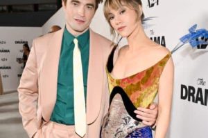Suki Waterhouse a écrit Weirdo pour Robert Pattinson