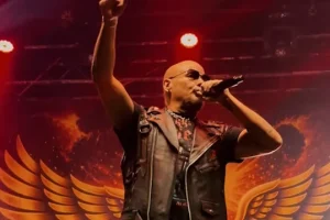 TIM &lsquo;RIPPER&rsquo; OWENS : &lsquo;Je pense que je chante aussi bien maintenant que, sinon mieux, que je ne l&rsquo;ai jamais fait&rsquo;