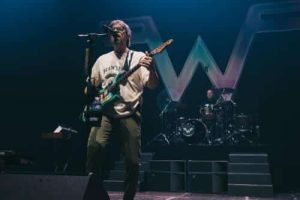 Weezer promet un « juste milieu » avec Blue Album et Pinkerton pour un nouvel album « violent »