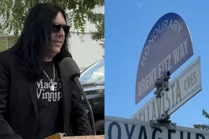 À regarder : BRENT FITZ, batteur de TRIUMPH et SLASH, donne son nom à une partie de la rue Winnipeg
