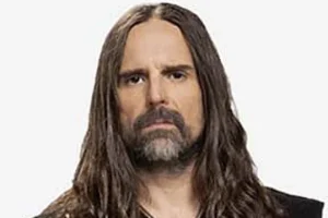 ANDREAS KISSER de SEPULTURA : Sous « un gouvernement fasciste ou une dictature, les premiers à souffrir sont les arts : salles de cinéma, musique, peintures, poèmes, journaux »