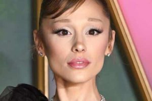 Ariana Grande a obtenu une assignation à comparaître accélérée dans une affaire présumée de piratage informatique