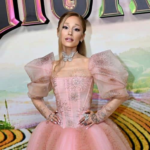 Ariana Grande demande au juge de l'aider à démasquer les pirates derrière des années de fuite de musique