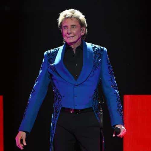 Barry Manilow prend une « pause rapide » après sa tournée en raison de problèmes de santé