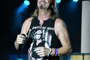 Bret Michaels brise le silence après avoir annulé les dates restantes de la tournée 2026