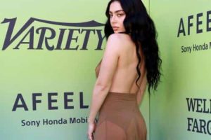 Charli XCX insiste sur le fait qu&rsquo;elle n&rsquo;était pas « ironique » sur la chanson polarisante Rock Music