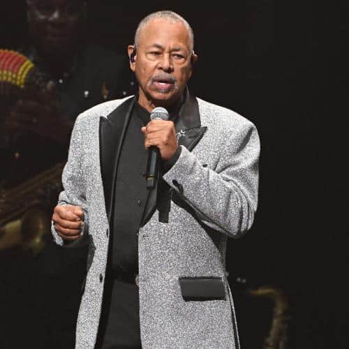 Earth, Wind & Fire reporte son concert avec Lionel Richie après qu'un membre du groupe souffre d'une « urgence médicale »