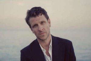 Jamie T dévoile le nouvel album Ghosts (100 Days of Morning) avec la contribution de Damon Albarn et Hugo White