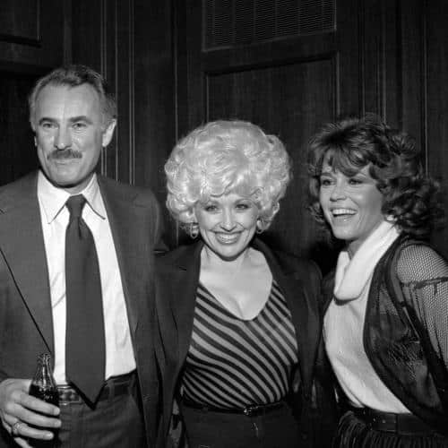 Jane Fonda rend hommage à Dolly Parton, co-star de 9 To 5