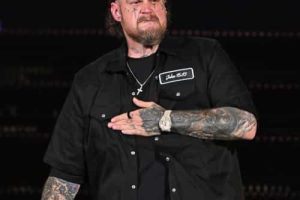 Jelly Roll se moque du président Donald Trump à propos de son poids