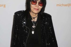 Joan Jett annule ses dates de tournée après une récente opération