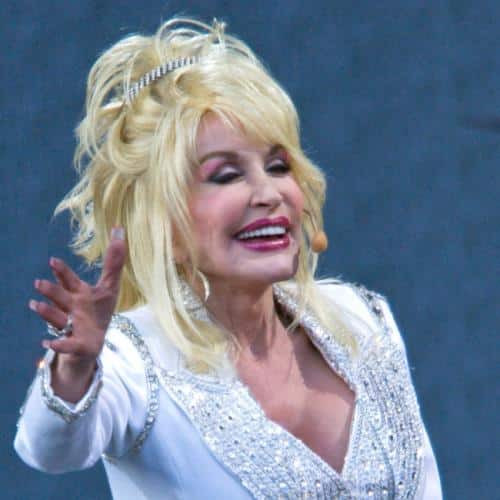 Jolene de Dolly Parton devient numéro un après la mort de l'icône country