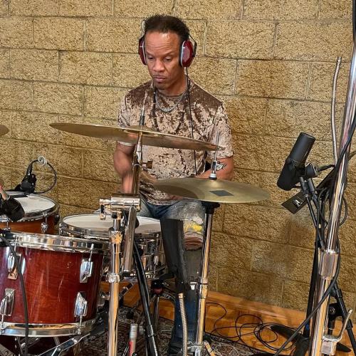 Le batteur de Earth, Wind & Fire, John Paris, va subir deux interventions chirurgicales après une urgence médicale