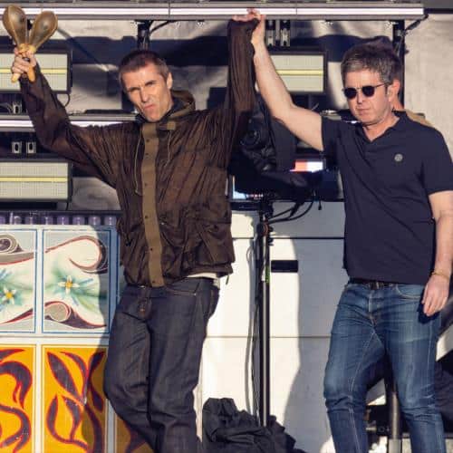 Les rumeurs de retour d'Oasis Knebworth vont bon train alors que les promoteurs obtiennent une licence pour des spectacles d'une capacité de 125 000 places