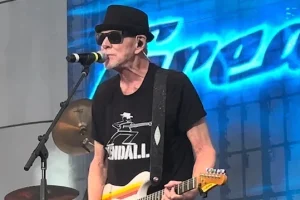 MARK KENDALL, fondateur et guitariste de GREAT WHITE, annonce un accord de mémoire « Soul Of A Man » avec DIVERSION BOOKS