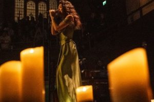 Olivia Dean parle de surmonter la honte et le perfectionnisme de la pop