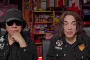 PAUL STANLEY et GENE SIMMONS de KISS lanceront leur premier lancer au Angel Stadium