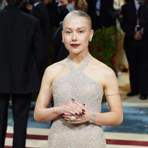 Phoebe Bridgers annule ses shows intimes après avoir été hospitalisée pour une appendicite
